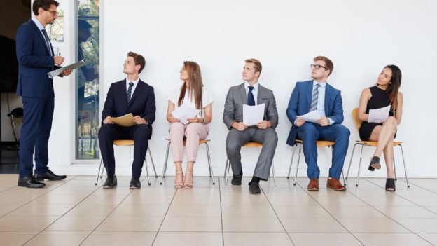 Imagem de candidatos de vaga para empresa | Como a área de Recursos Humanos deve encaminhar o recrutamento?